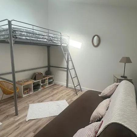 Holiday home La Petite Forge, Air Conditioning, Jacuzzi & Medoc Vineyards *