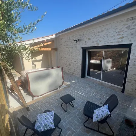 Holiday home La Petite Forge, Air Conditioning, Jacuzzi & Medoc Vineyards Listrac-Medoc
