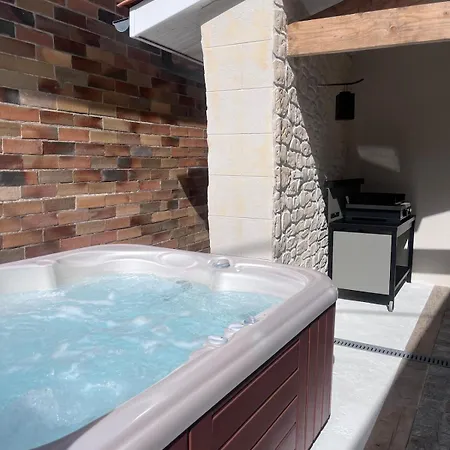 La Petite Forge, Air Conditioning, Jacuzzi & Medoc Vineyards